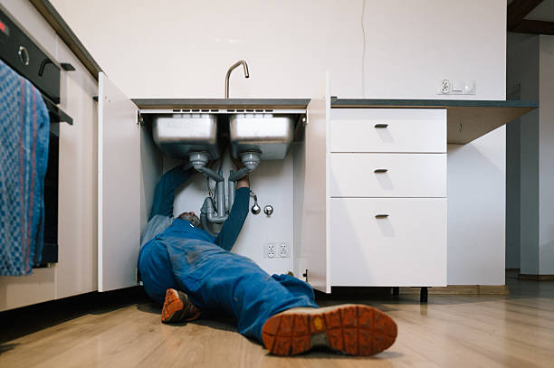 Professional Plumbing technician working in Jacksboro, TN
